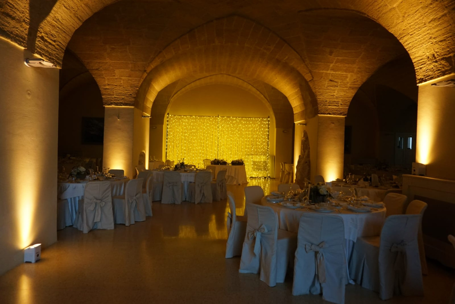 Cala dei balcani – sala interna uplight + tenda (4)_result