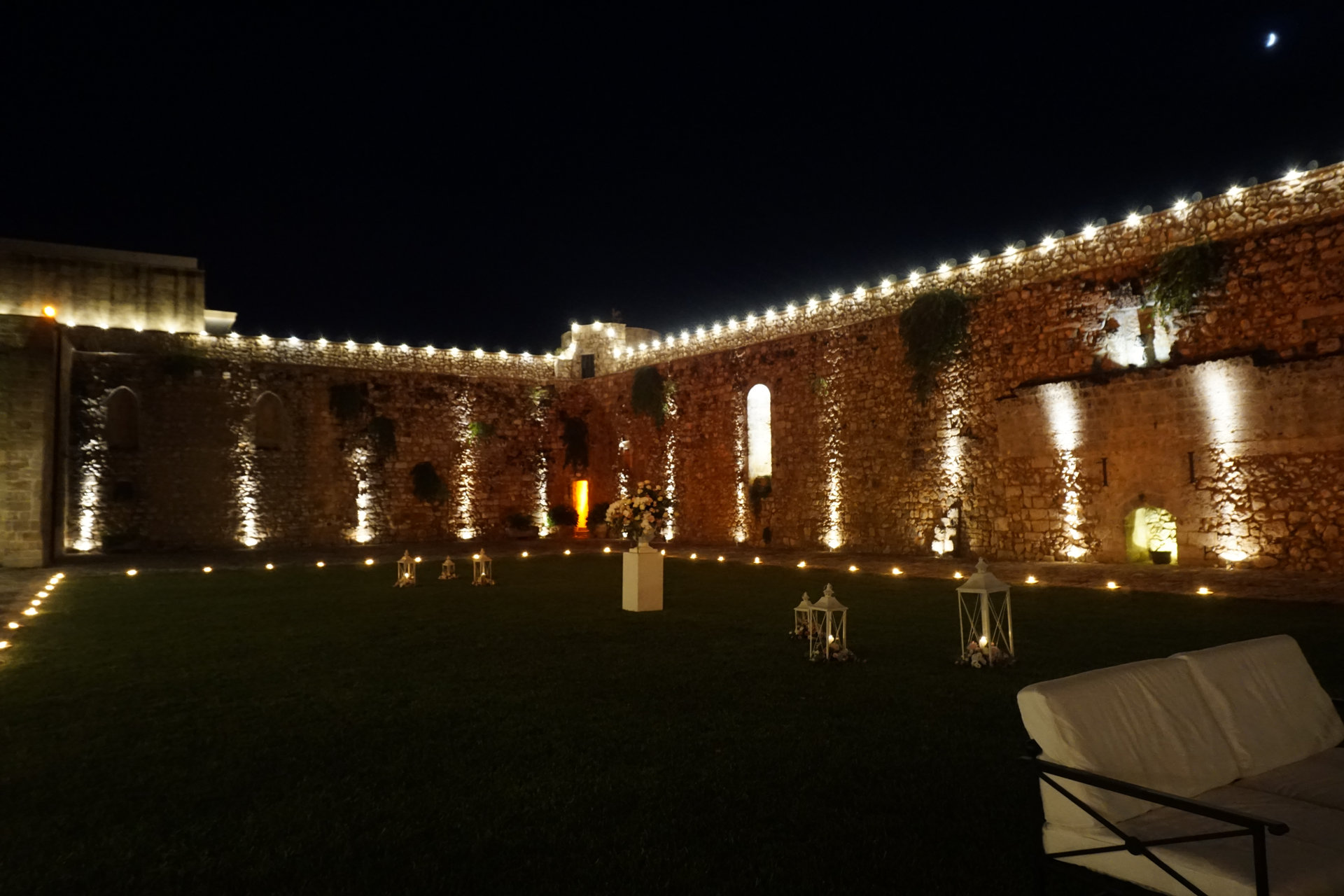 Castello di Caprarica – Uplight mura + cornicione con cordata (10)_result